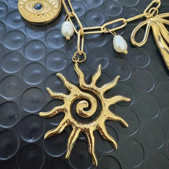 Bow charm & co. Necklace - Picture 6 of 8